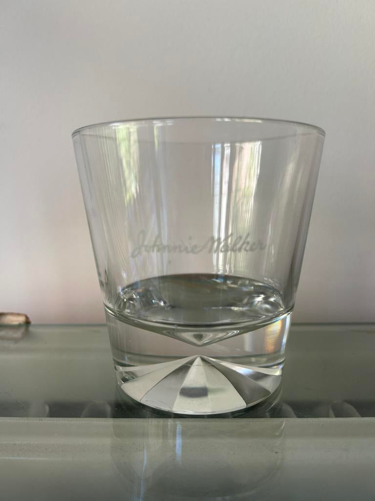 Glas Johnnie Walker, Ophalen, Zo goed als nieuw
