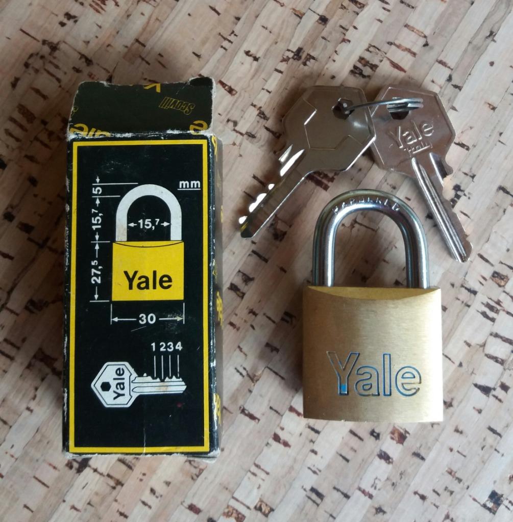 hangslot Yale 30 mm  met 2 sleutels   nieuw, Ophalen of Verzenden, Nieuw, Koper of Messing, Slot