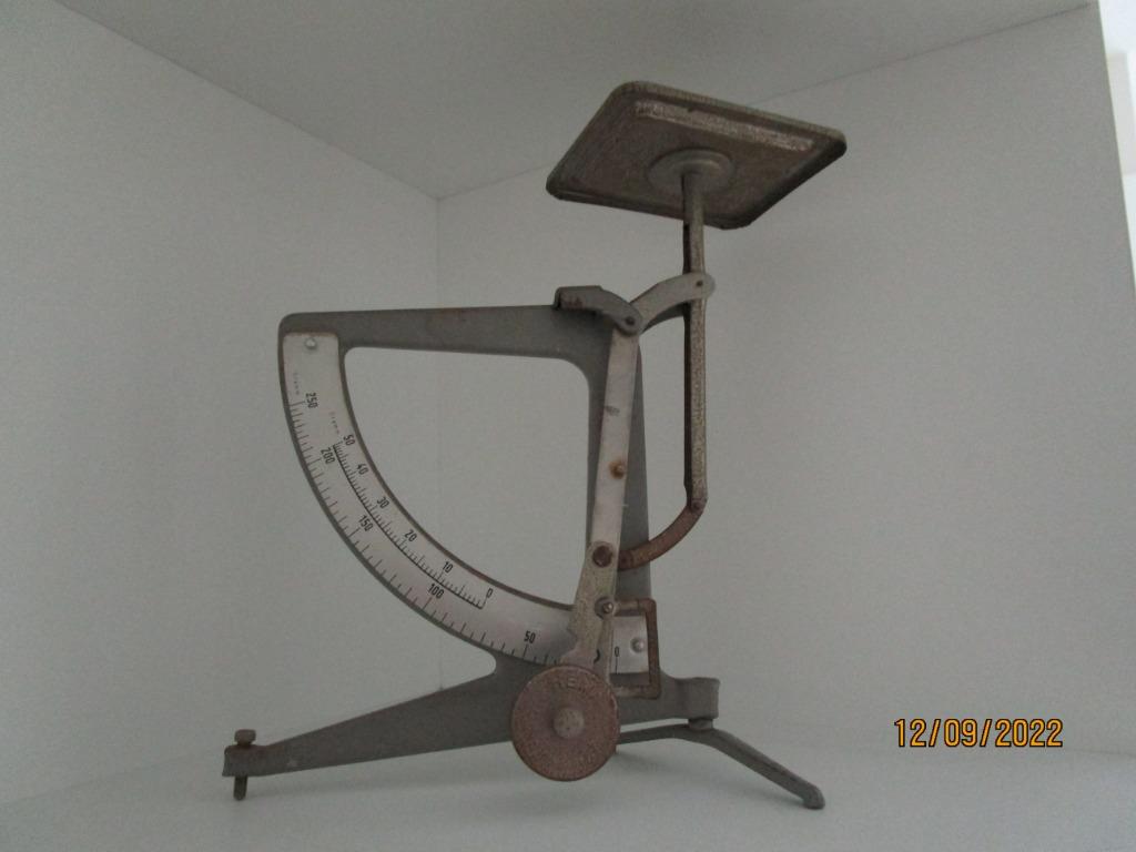 OUDE BRIEVENWEGER - HOOGTE +- 22 CM - HEMA, Antiek en Kunst, Curiosa en Brocante, Verzenden