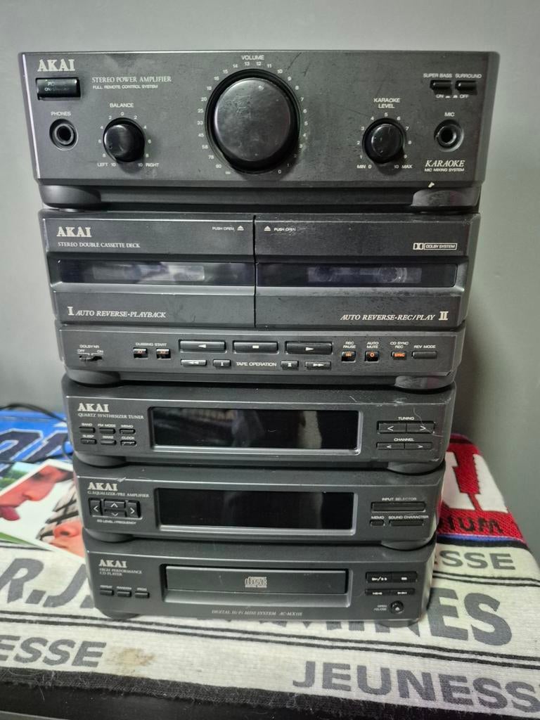 Chaîne hi-fi Akai. Sans baffles et à vérifier., Audio, Tv en Foto, Stereoketens, Ophalen, Akai