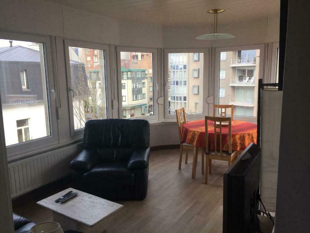 Appartement ensoleillé à 50m de la mer - De Panne, Propriétaire, Village, Anvers et Flandres, 4 personnes