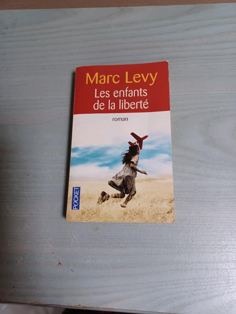 Marc Levy Les enfants de la liberté, Ophalen of Verzenden, Gelezen, Marc Levy