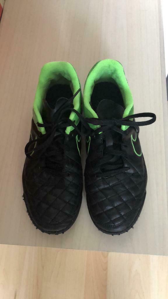 Voetbalschoen Nike maat 38,5, Enlèvement ou Envoi, Utilisé