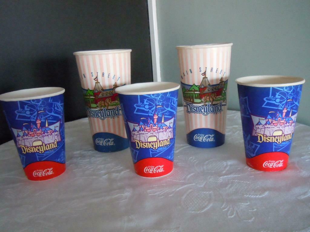 Gobelets en carton Disneyland USA 2000 Pub Coca-Cola 5 pièce, Enlèvement ou Envoi, Autres personnages, Utilisé, Sac, Valise ou Pochette