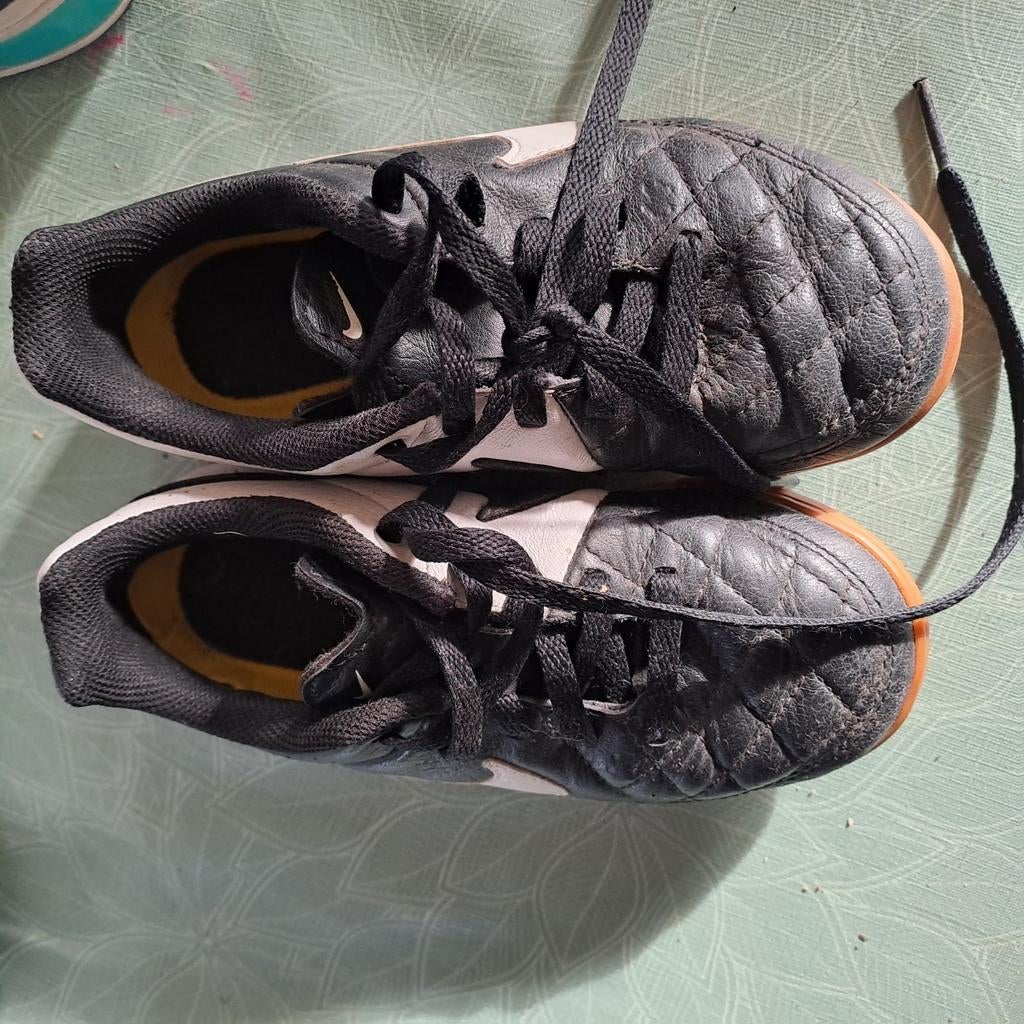 Nike schoenen, Sport en Fitness, Korfbal, Ophalen, Zo goed als nieuw, Schoenen
