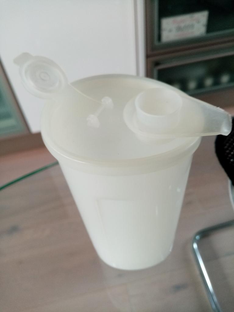 Tupperware kannetje voor olie, strooibus enz., Huis en Inrichting, Ophalen, Zo goed als nieuw