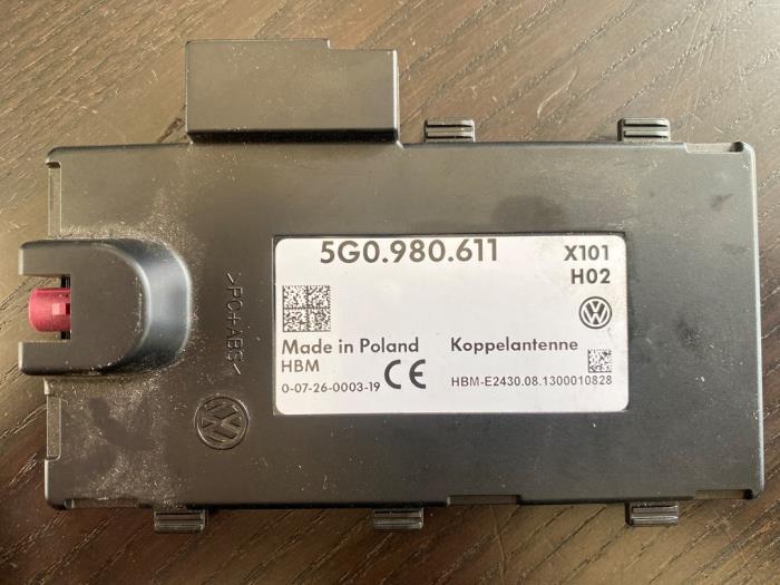 Chargeur sans fil d'un Volkswagen Golf, Autos : Pièces & Accessoires, Électronique & Câbles, Volkswagen, Utilisé, 3 mois de garantie