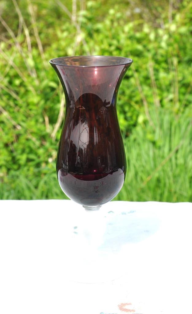 vase sur pied opaque et bordeau forme tulipe, Enlèvement ou Envoi