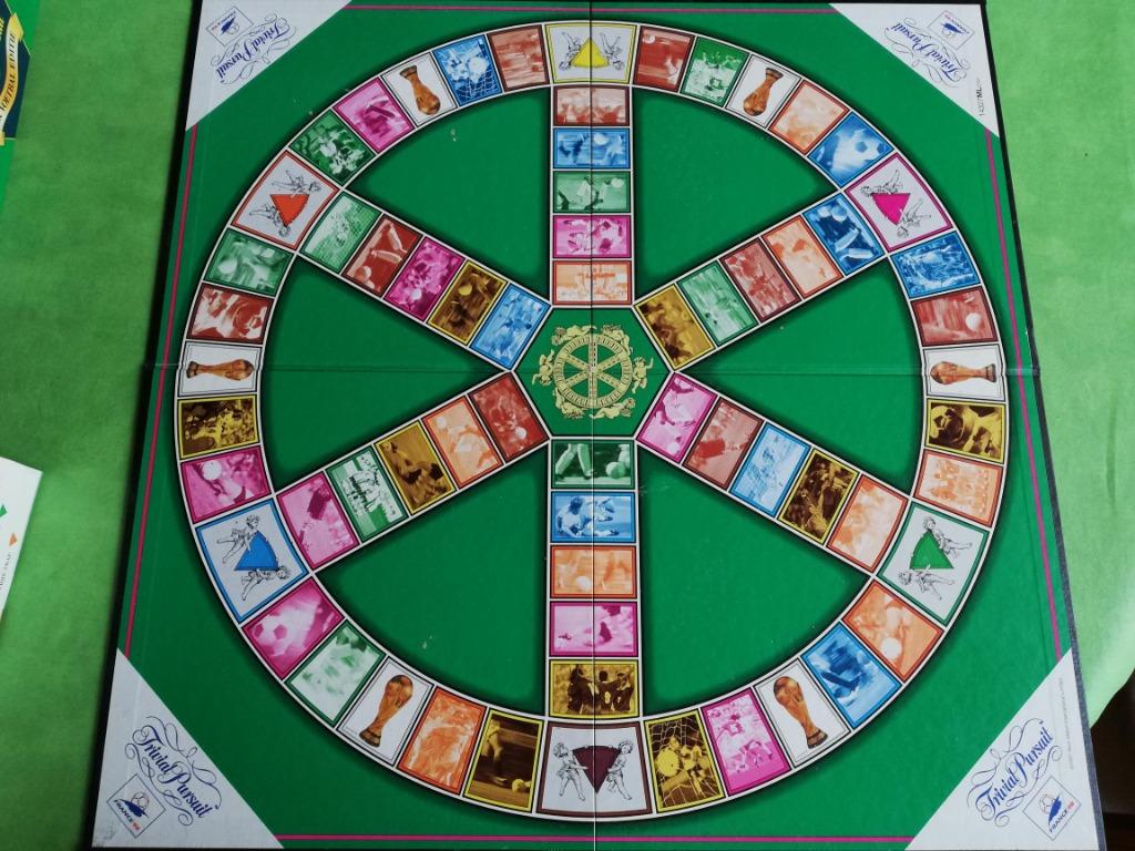 BORDSPEL  Trivial Pursuit WK Voetbal,  France 1998,15 - 99 j, Hobby en Vrije tijd, Gezelschapsspellen | Bordspellen, Een of twee spelers
