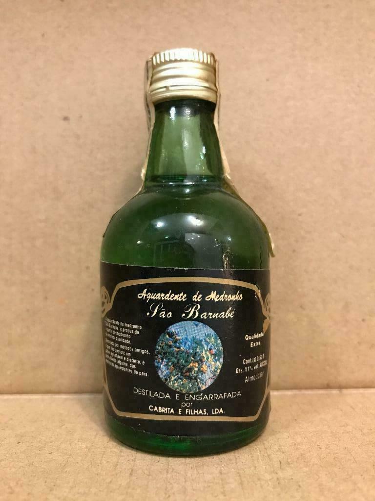 Aguardente Medronho São Barnabé - Mignonnette d'alcool - 5cl, Autres régions, Enlèvement ou Envoi, Pleine, Utilisé