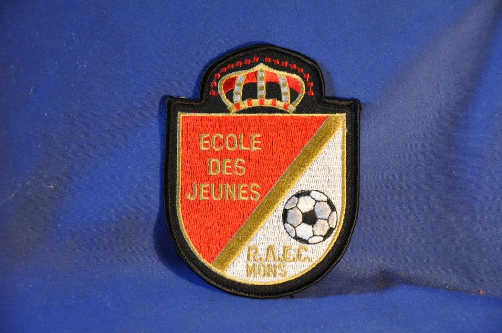 §  badge tissu ecole des jeunes raec mons, Enlèvement ou Envoi, Comme neuf, Autres types