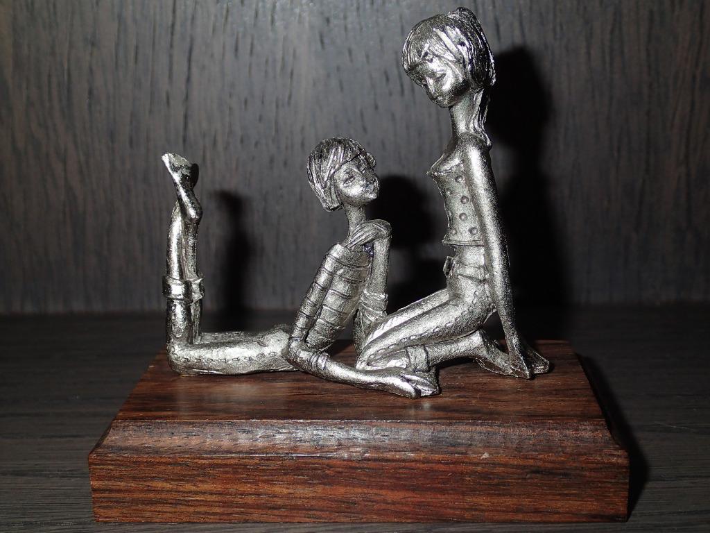 Statuette en métal sur socle en bois, Enlèvement ou Envoi