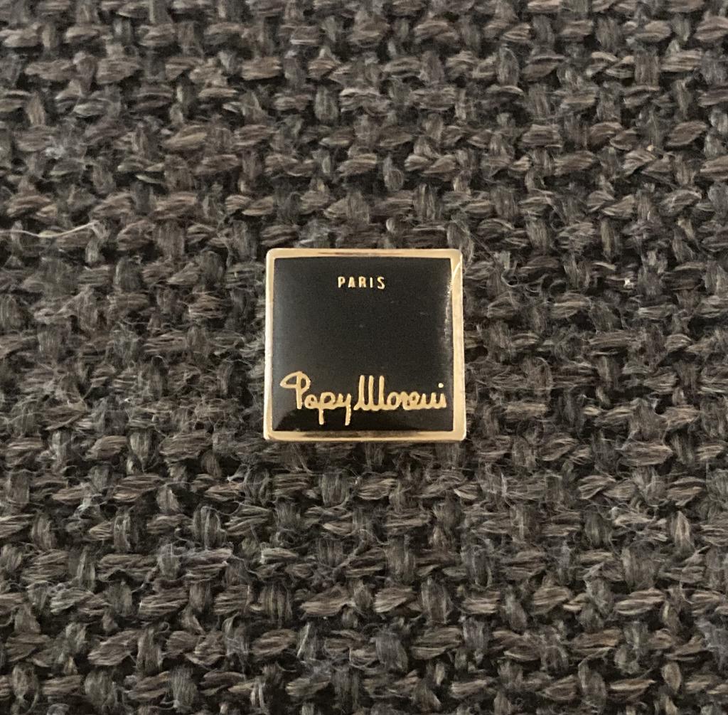 PIN - POPY MORENI - PARIS - PARFUM - PERFUME, Collections, Envoi, Utilisé, Marque, Insigne ou Pin's