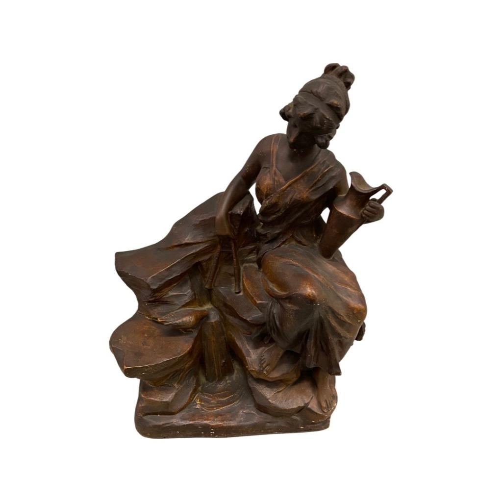 Sculpture en Plâtre Carli : Femme Assise avec Cruche Oiseau, Antiquités & Art, Antiquités | Céramique & Poterie, Enlèvement ou Envoi