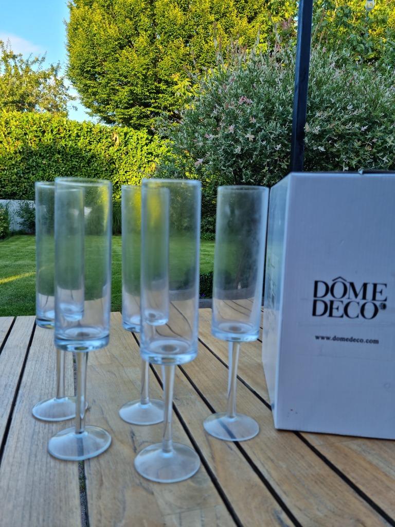 Lot de 5 flûtes à champagne au design cubique de la marque D, Huis en Inrichting, Keuken | Servies, Zo goed als nieuw, Glas of Glazen