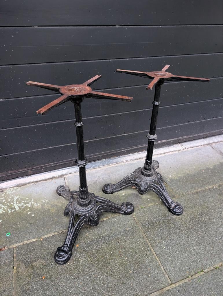 2x oude gietijzeren tafelpoot, Ophalen, Tafelpoot