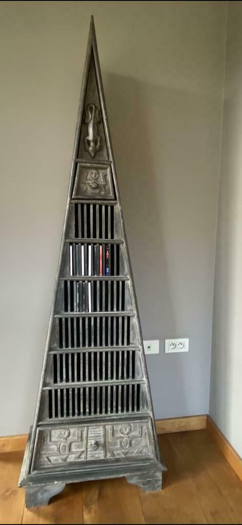Koloniale piramide cd-kast in tropische houtsoort, Huis en Inrichting, Ophalen, Zo goed als nieuw
