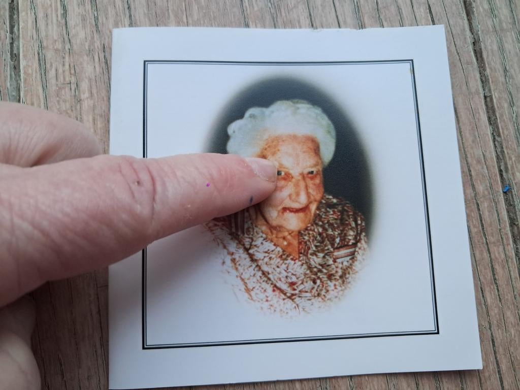 Bp 102-jarige foorreizigster, 1898-2000, Elisa Van Puymbroec, Ophalen of Verzenden