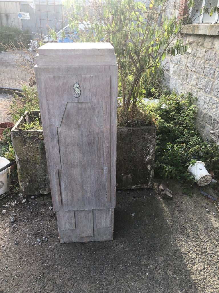 Moderne piedestal, Ophalen, Gebruikt