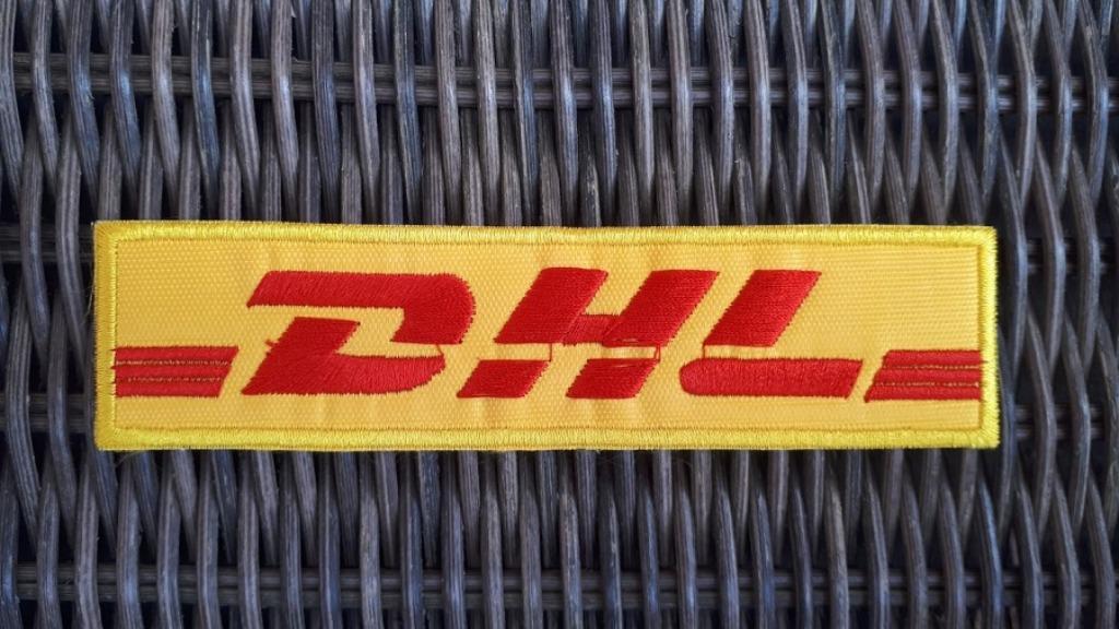 DHL strijk patch embleem - 135 x 34 mm, Ophalen of Verzenden