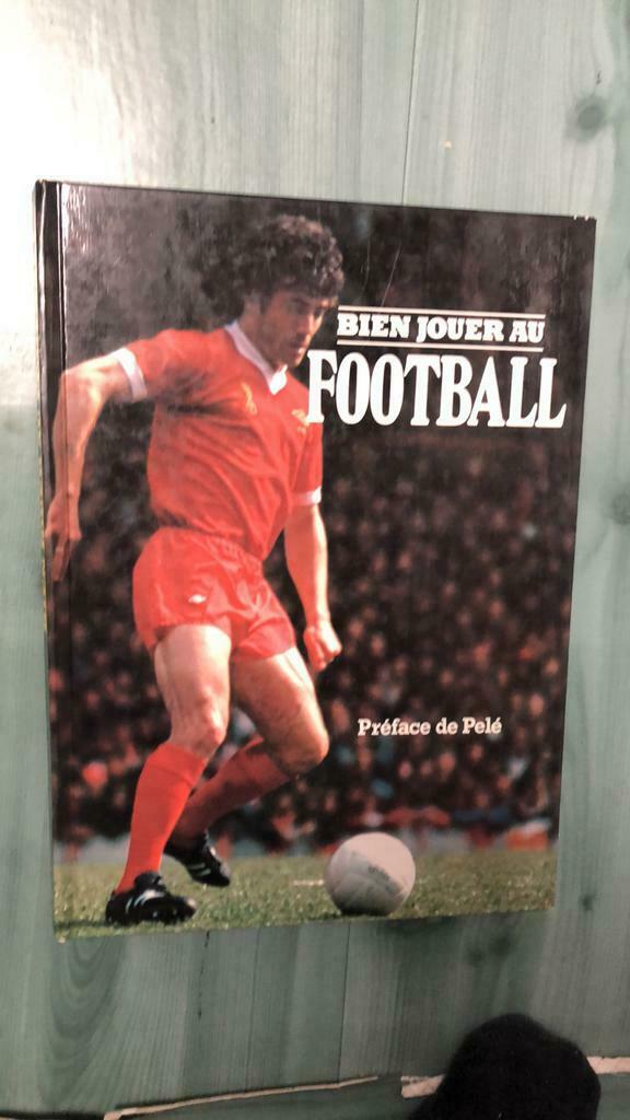 Livre Bien jouer au football, Livres, Utilisé