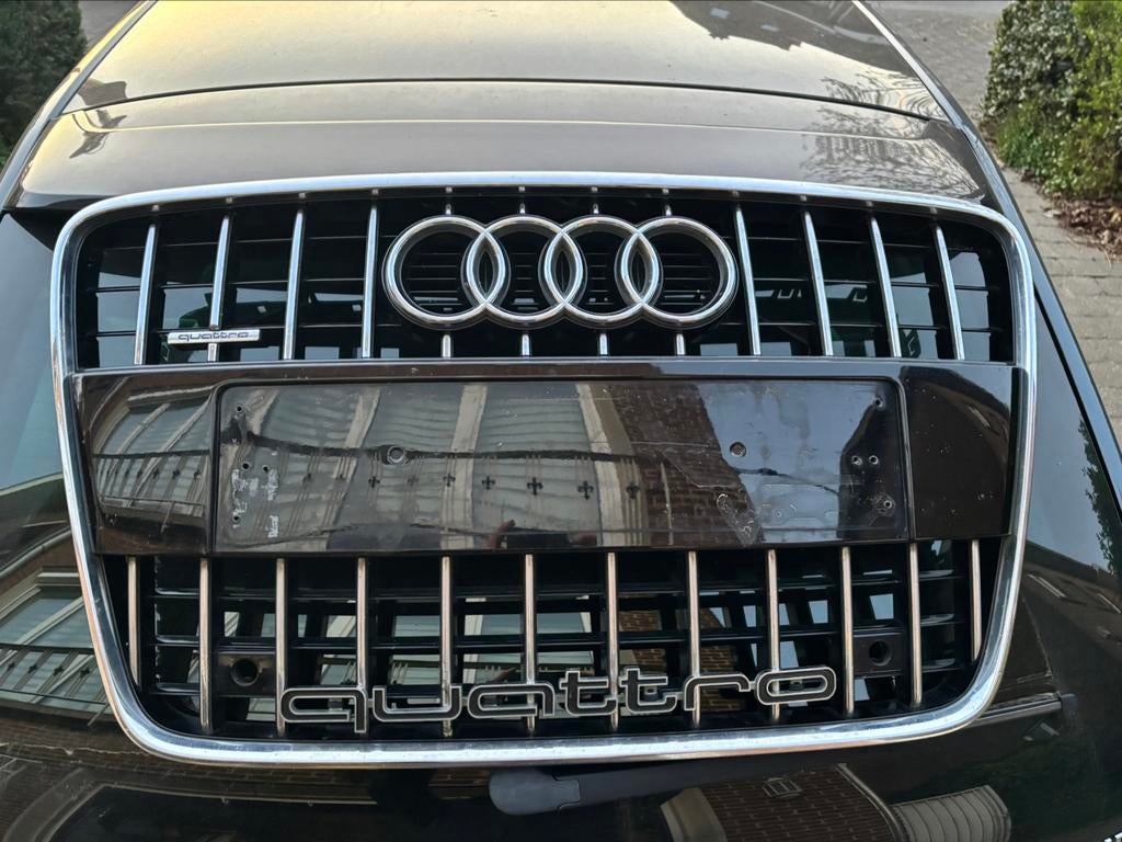 Calandre NOIR LAQUÉ/SHADOW AUDI Q7 chassis 7L ph.2 année 201, Gebruikt, Voor, Bumper, Audi