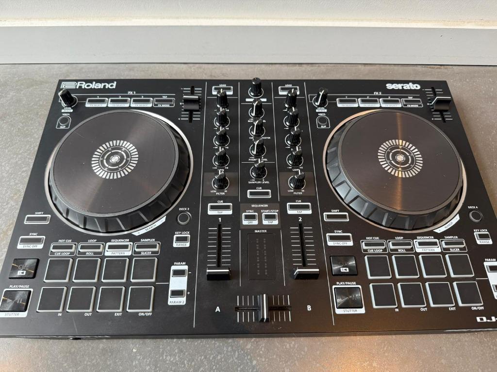 Roland DJ-202 DJ-controller, Enlèvement ou Envoi, Utilisé, Platine, Autres marques