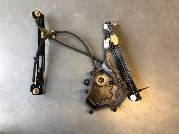 Mécanique vitre 2portes avant droite d'un Seat Ibiza, Autos : Pièces & Accessoires, -, 3 mois de garantie, Utilisé, -