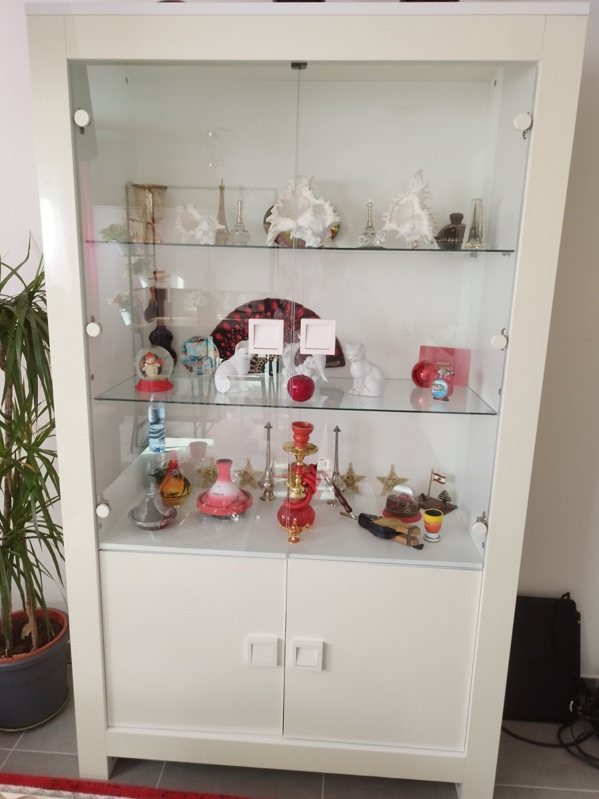 Wit raam Nieuwstaat!, Ophalen