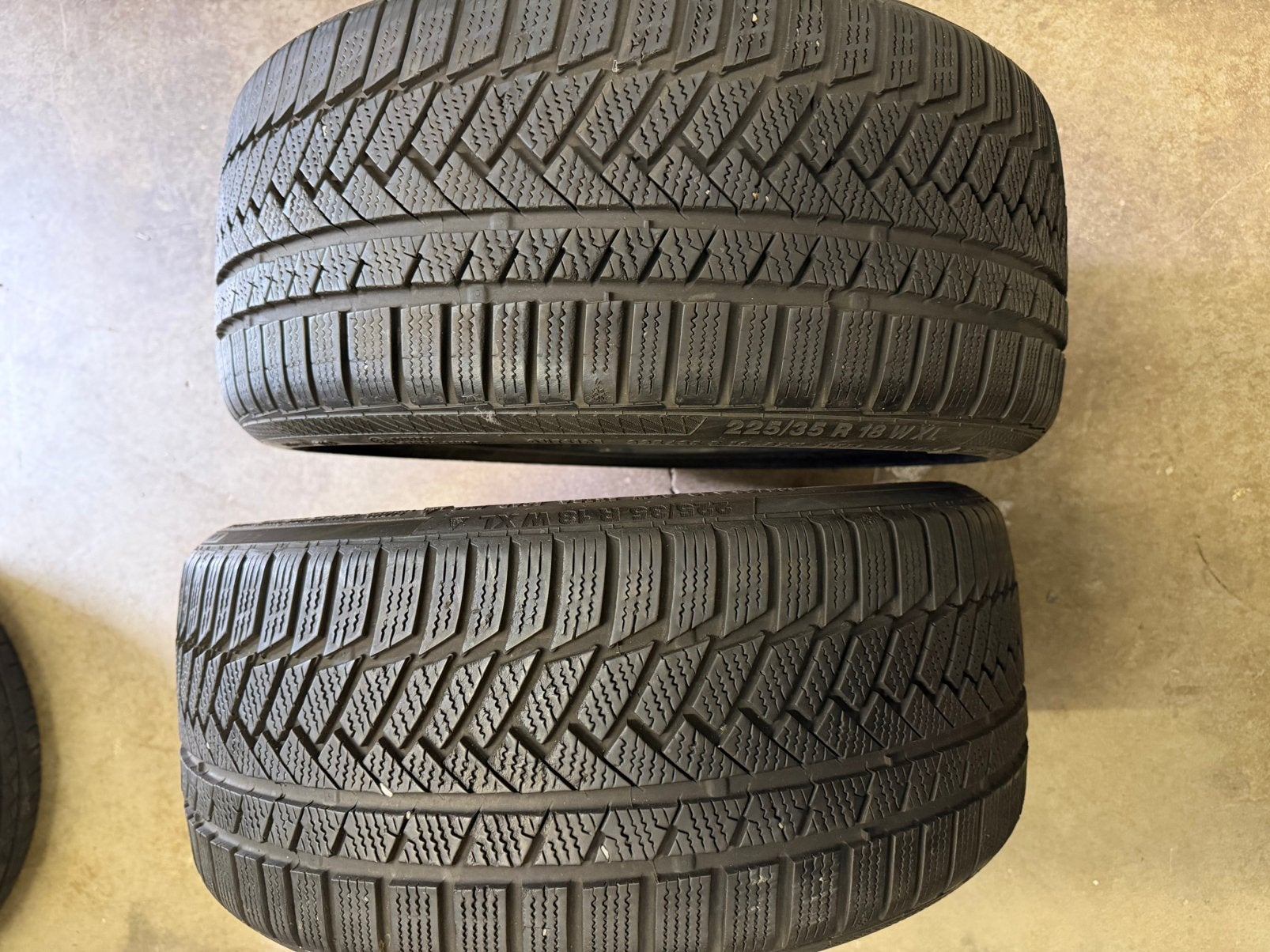 Continental hiver 225/35 R18, Ophalen, Zo goed als nieuw