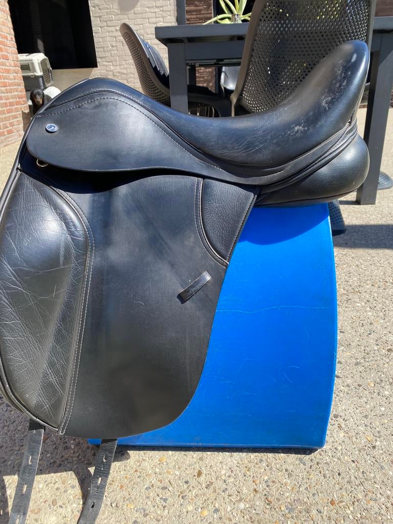 Selle de dressage Thorowgood, Animaux & Accessoires, Chevaux & Poneys | Selles, Comme neuf, Enlèvement