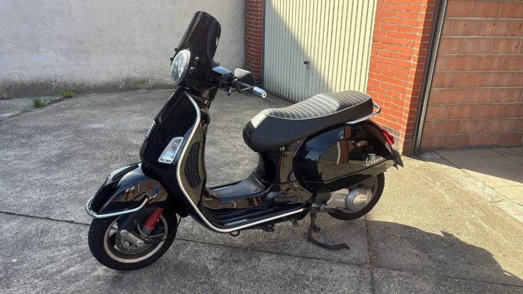 Vespa GTS300, Scooter, Motorrijbewijs A, Particulier, Automaat