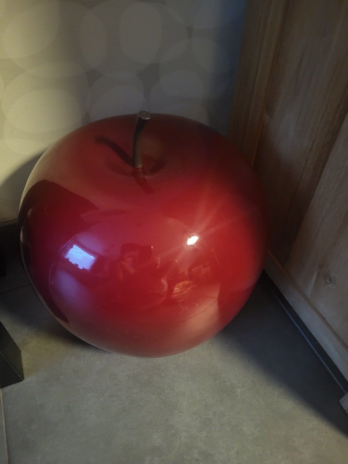 wijn rood decoratie appel, Huis en Inrichting, Ophalen, Zo goed als nieuw, Rood, Steen/keramiek