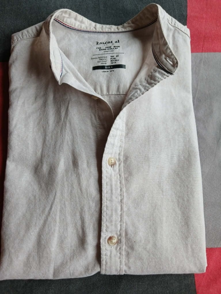 Hemd te koop voor 5 euro in goede staat, Vêtements | Hommes, Chemises, Enlèvement, Porté, Beige