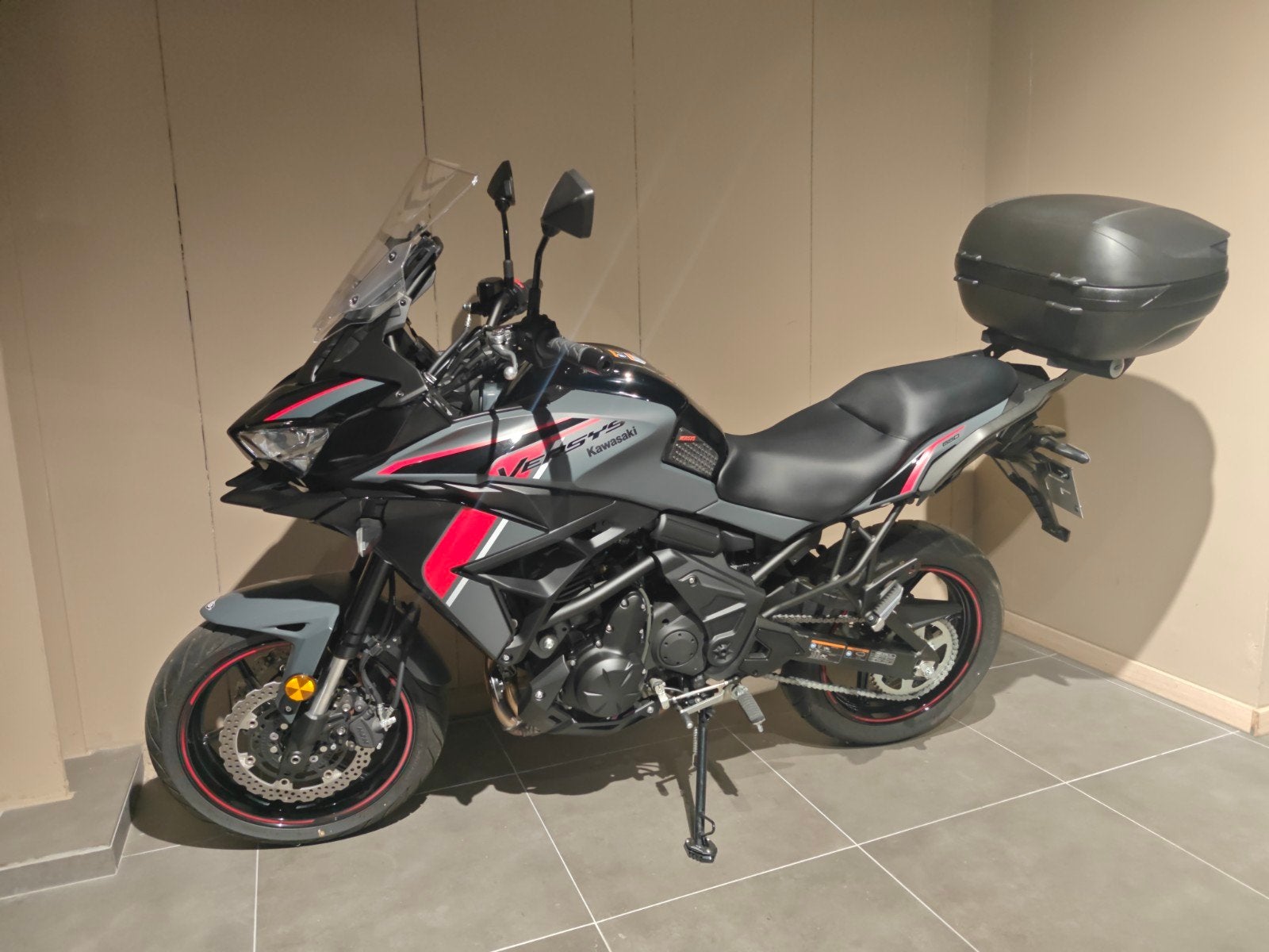 Kawasaki Versys 650 van 2025 met 983km !, Motoren, Motoren | Kawasaki, Bedrijf, Toermotor, meer dan 35 kW, 2 cilinders, Motorrijbewijs A