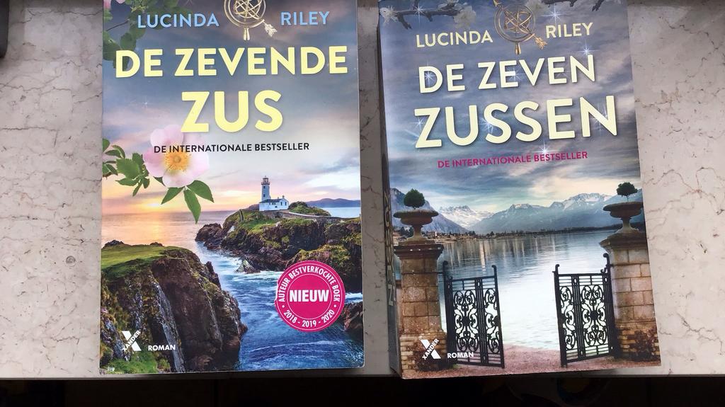 De zevende zus & de zeven zussen - 2 boeken Lucinda Riley, Boeken, Ophalen of Verzenden, Gelezen, Europa overig