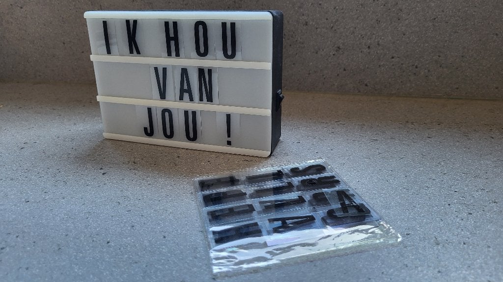 Tekstbord met lampje, Huis en Inrichting, Woonaccessoires | Tekstborden en Spreuken, Tekstbord, Ophalen, Gebruikt, Kunststof