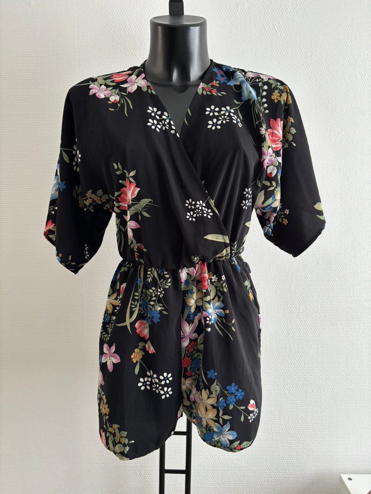 Nieuwe geklede jumpsuit van Stradivarius, Ophalen of Verzenden, Nieuw, Maat 36 (S), Zwart
