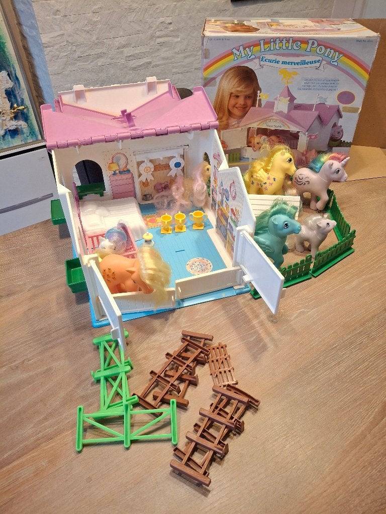 Vintage My Little Pony Show Stable Compleet met Pony’s, Enlèvement