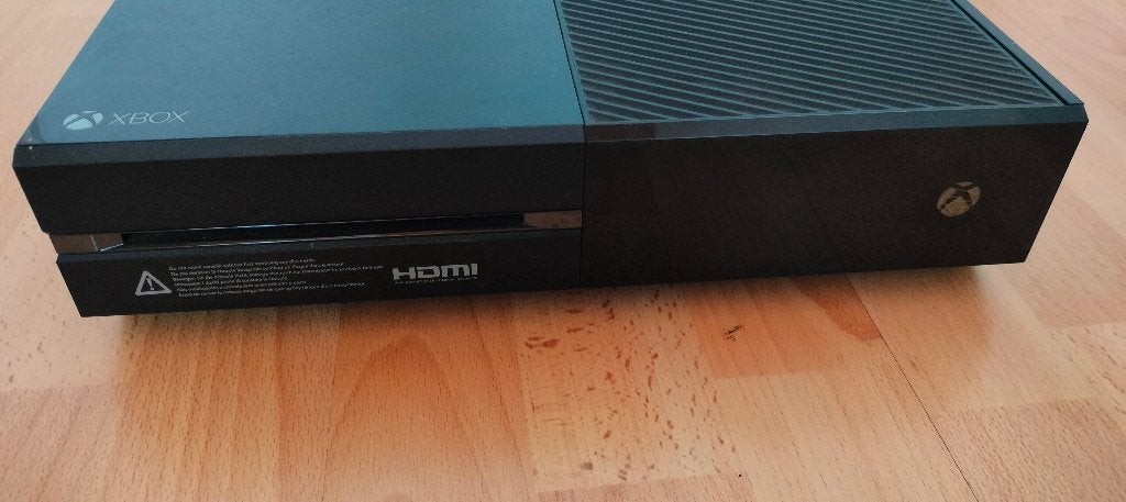 Xbox one console met voeding, Games en Spelcomputers, Spelcomputers | Xbox One, Ophalen of Verzenden, Gebruikt, Zonder controller