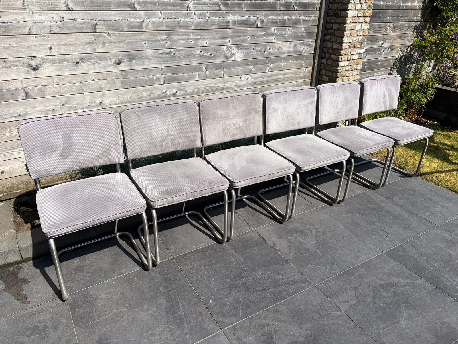 6 Grijze Zuiver Ridge Rib Ribstof Stoelen met Chome Buisfram, Huis en Inrichting, Ophalen, Gebruikt, Hout, Grijs