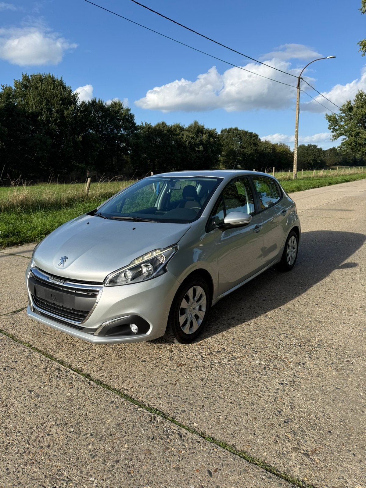 PEUGEOT 208 1.2 BENZINE WEINIG KMS DIRECT BESCHIKBAAR, Autos, Argent ou Gris, Achat, Entreprise, Boîte manuelle