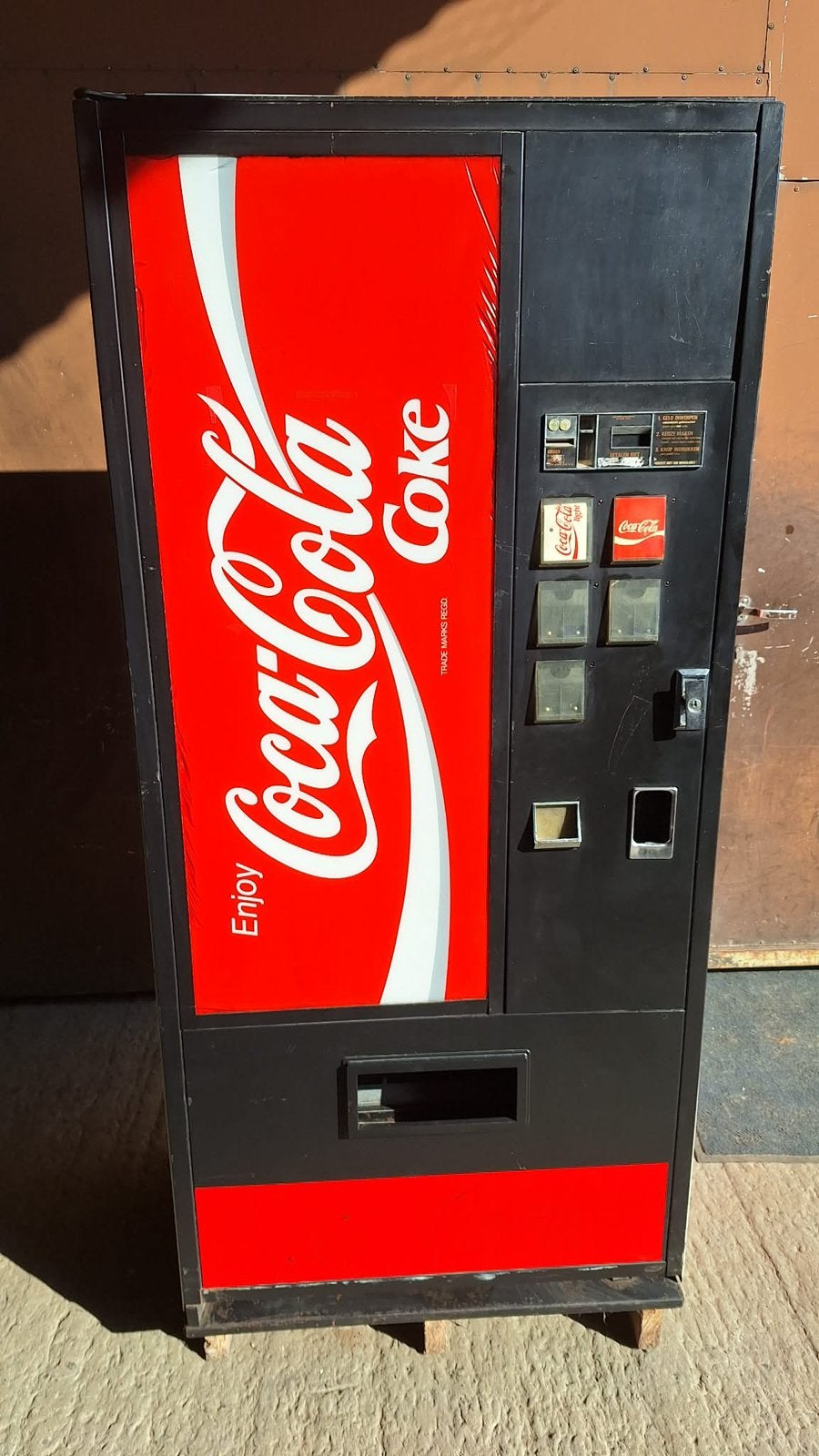 Cola automaat, Ophalen, Gebruikt