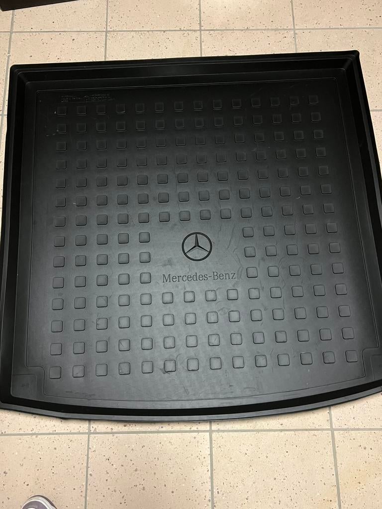 Ensemble tapis de sol et de coffre Mercedes CLA 2024, Enlèvement, Comme neuf