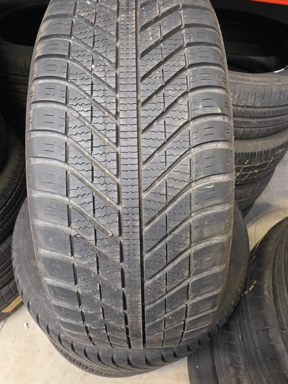 205/55r16 94v 205/55 r16 205/55/r16 20555r16 205/55r16, Enlèvement ou Envoi, Utilisé, Toyota