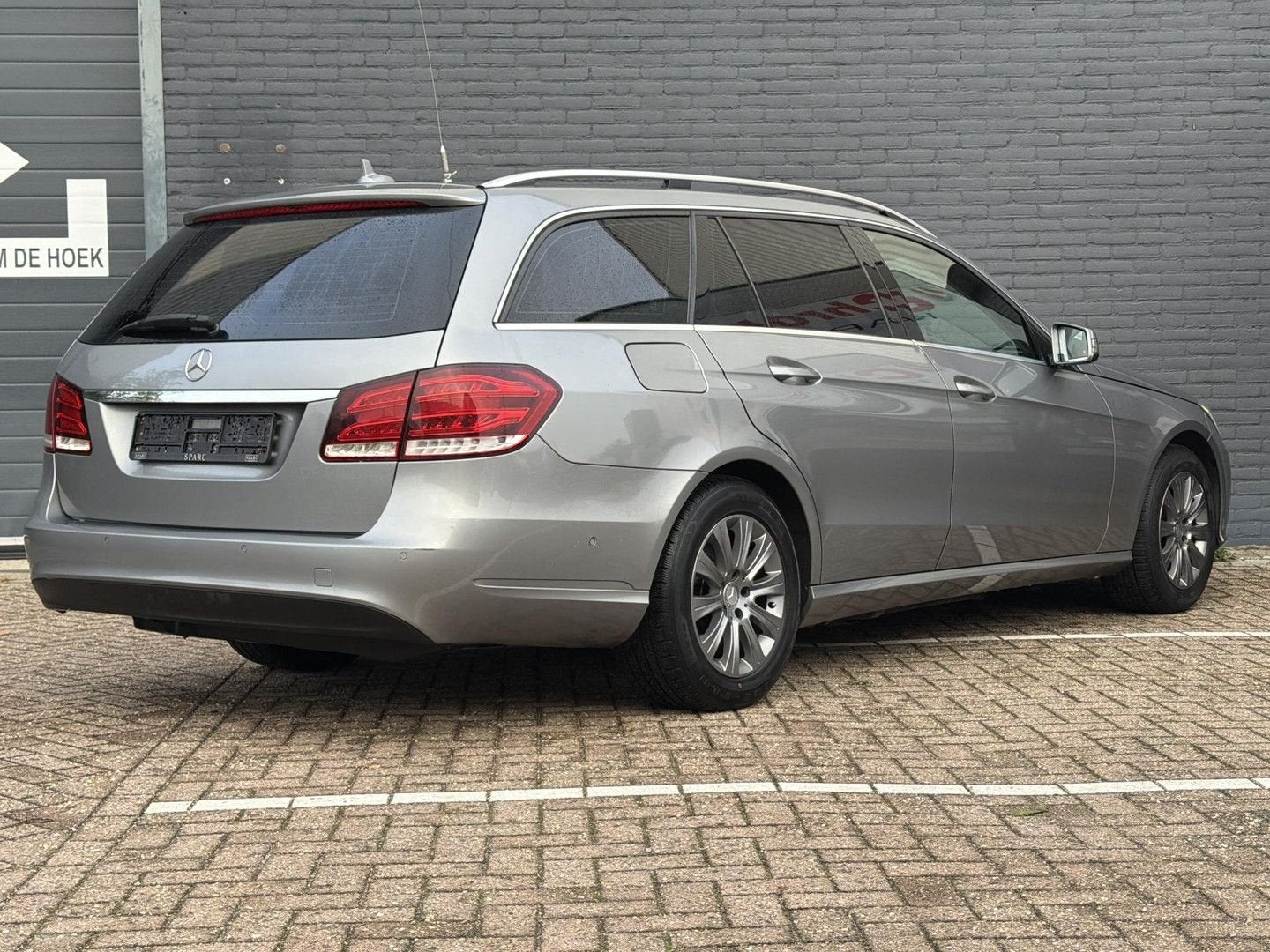 Mercedes-Benz E 220 Estate CDI | € 4.500,- NETTO! |, Auto's, Automaat, Bedrijf, Zilver of Grijs, Te koop