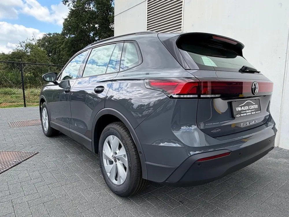 Volkswagen Tiguan 1.5eTSI 105PK DSG LIFE (bj 2026), Auto's, Automaat, Zwart, 5 zetels, SUV of Terreinwagen
