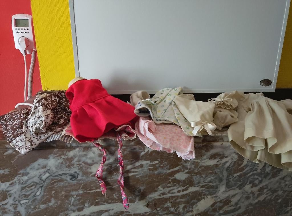 Lot de poupées vintage, vêtements, chaussures (voir photos), Enlèvement, Utilisé, Vêtements