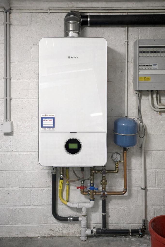 Bosch Condens 7000i W GC7000iW 35 B 23/21 condensatieketel, Doe-het-zelf en Bouw, Chauffageketels en Boilers, Ophalen, Zo goed als nieuw