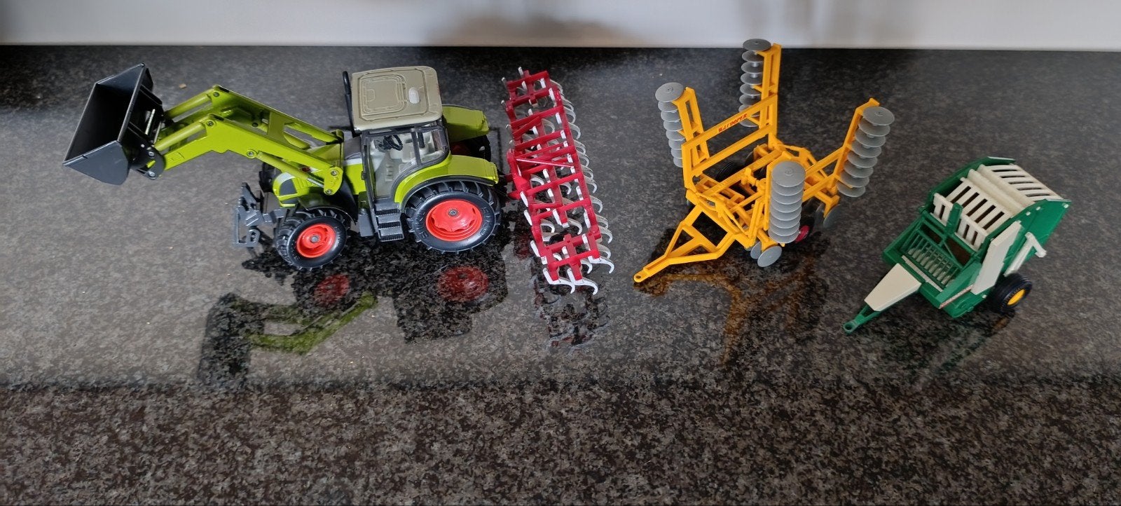 Siku Claas tractor / britains werktuigen, Hobby en Vrije tijd, Modelauto's | 1:32, Ophalen of Verzenden, Britains